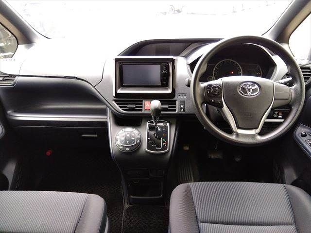 TOYOTA VOXY 2015 Image 31