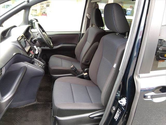 TOYOTA VOXY 2015 Image 31