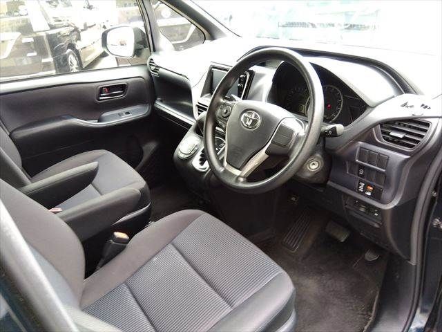 TOYOTA VOXY 2015 Image 31