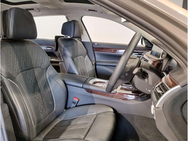 BMW 7SERIES 2020 Image 31