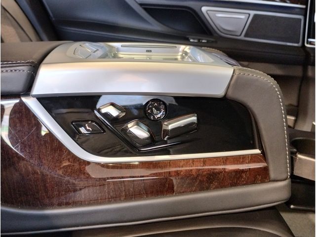BMW 7SERIES 2020 Image 31