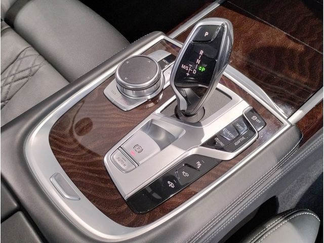 BMW 7SERIES 2020 Image 31