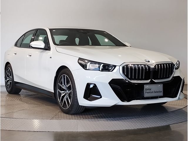 BMW 5SERIES SEDAN 2023 Image 31