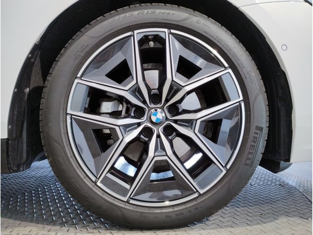 BMW 5SERIES SEDAN 2023 Image 31