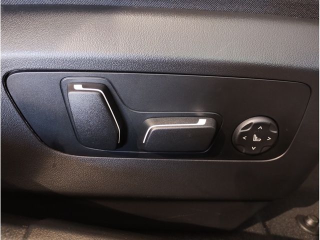 BMW 5SERIES SEDAN 2023 Image 31