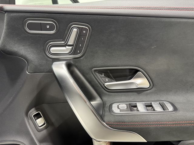 MERCEDES BENZ CLA CL 2021 Image 31