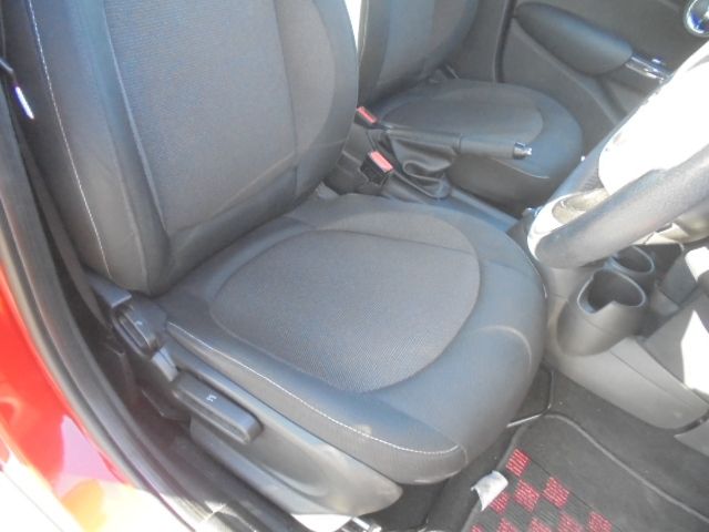 BMW MINI COOPER 5DOO 2015 Image 31