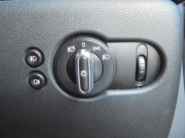 BMW MINI COOPER 5DOO 2015 Image 31