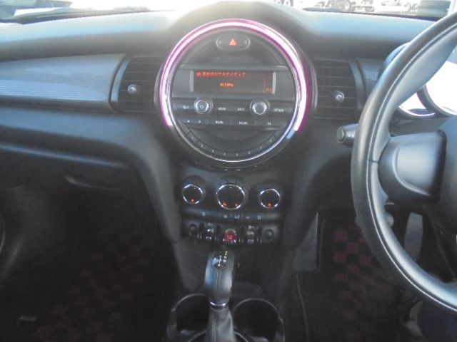 BMW MINI COOPER 5DOO 2015 Image 31