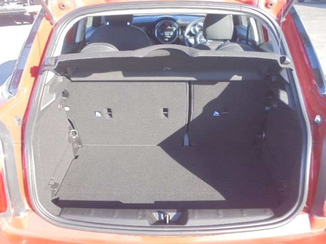 BMW MINI COOPER 5DOO 2015 Image 31