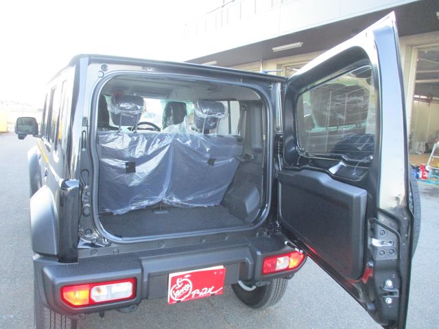 SUZUKI JIMNY NOMADE 2025 Image 31