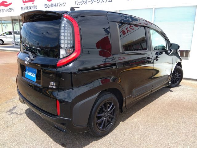 TOYOTA SIENTA HYBRID 2023 Image 31