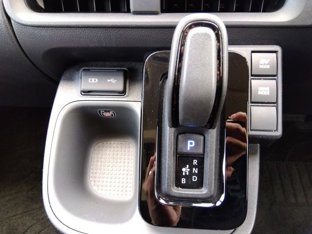 TOYOTA SIENTA HYBRID 2023 Image 31