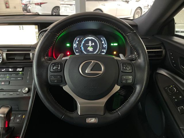 TOYOTA LEXUS RC300H 2019 Image 31