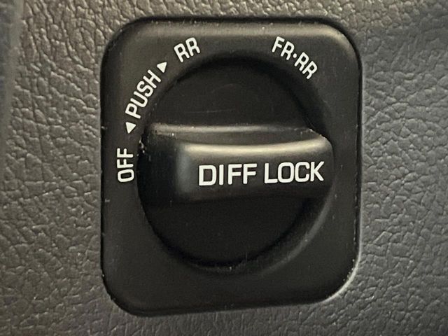 TOYOTA LANDCRUISER VAN 2015 Image 31