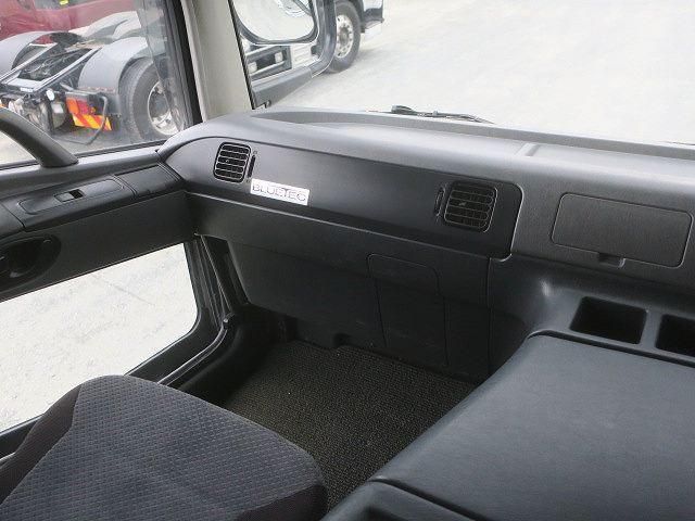 MITSUBISHI FUSOU SUPER GREAT 2011 Image 31