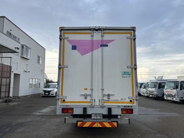 MITSUBISHI FUSOU FIGHTER 2013 Image 31