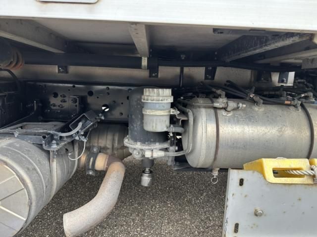 MITSUBISHI FUSOU FIGHTER 2013 Image 31