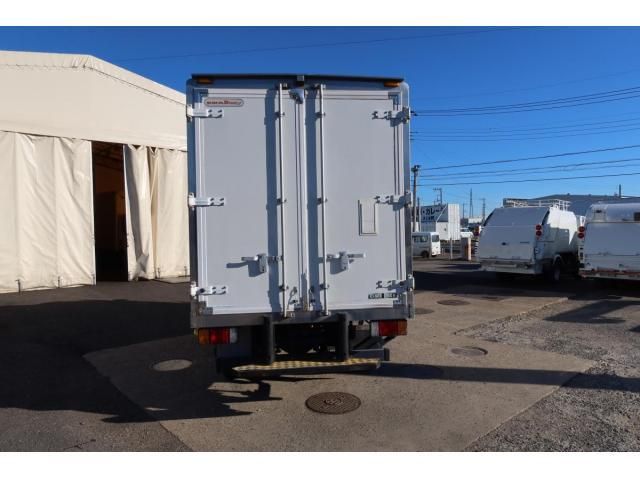 ISUZU ELF 2015 Image 31