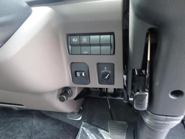 MITSUBISHI CANTER 2025 Image 31