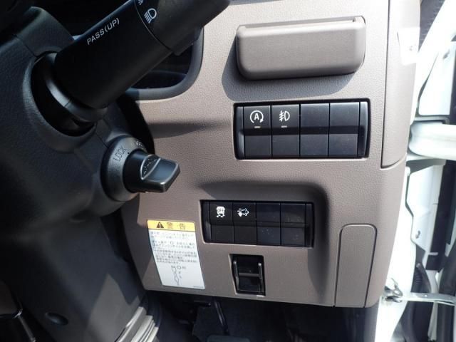 MITSUBISHI CANTER 2025 Image 31