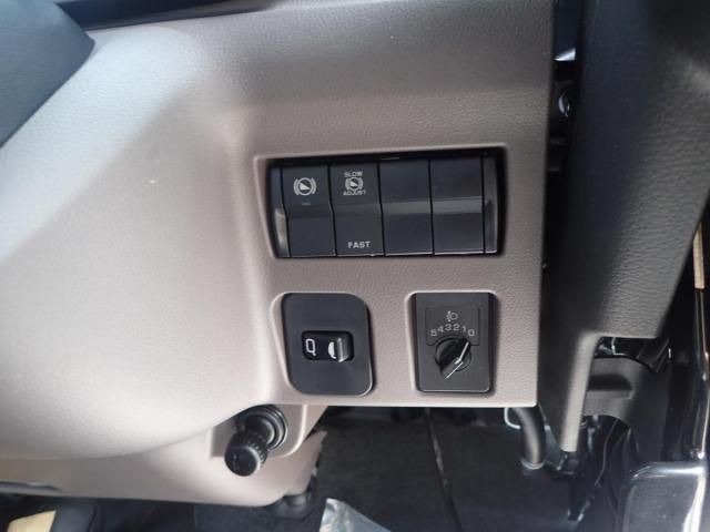 MITSUBISHI CANTER 2025 Image 31