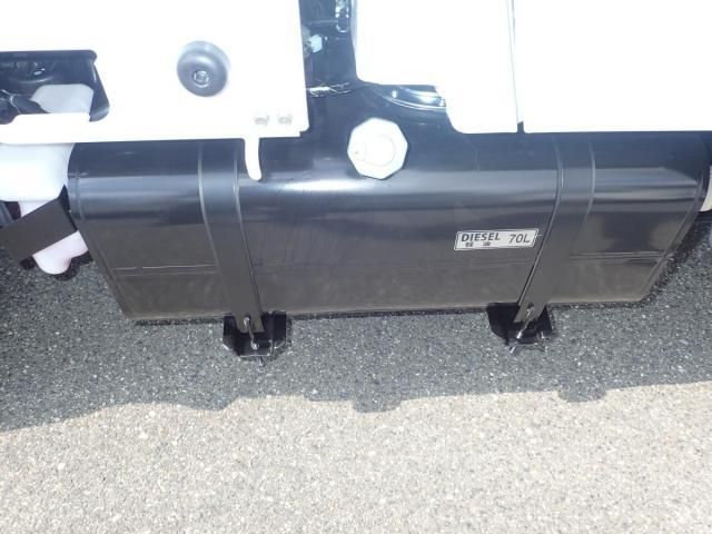 MITSUBISHI CANTER 2025 Image 31