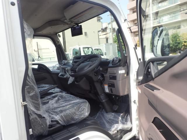 MITSUBISHI CANTER 2025 Image 31