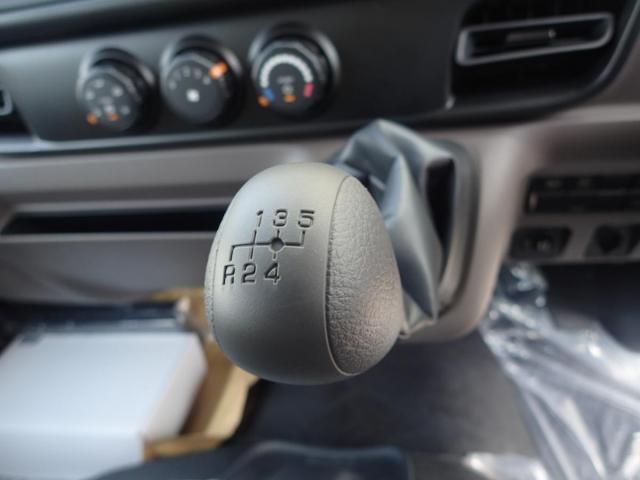 MITSUBISHI CANTER 2025 Image 31