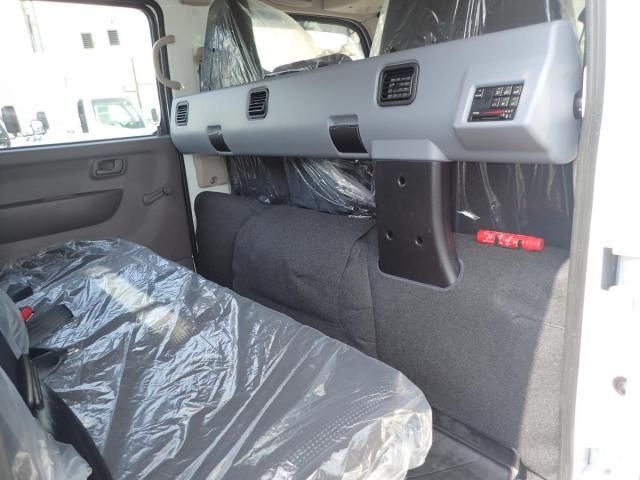 MITSUBISHI CANTER 2025 Image 31