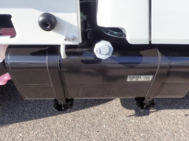 MITSUBISHI CANTER 2025 Image 31