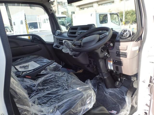 MITSUBISHI CANTER 2025 Image 31