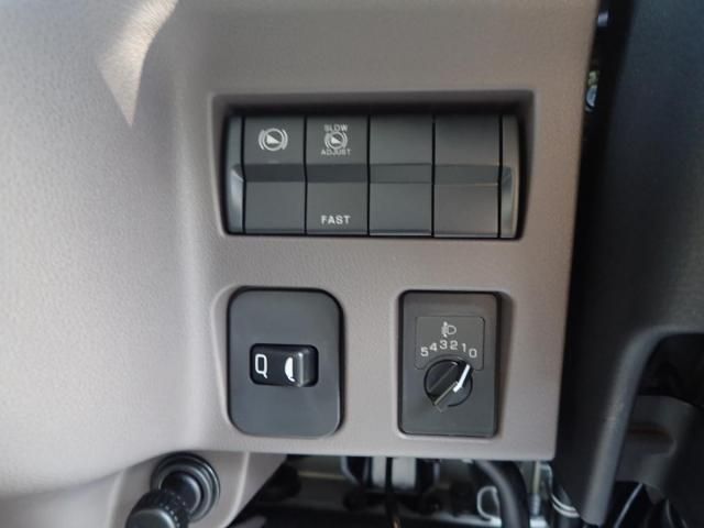 MITSUBISHI CANTER 2025 Image 31