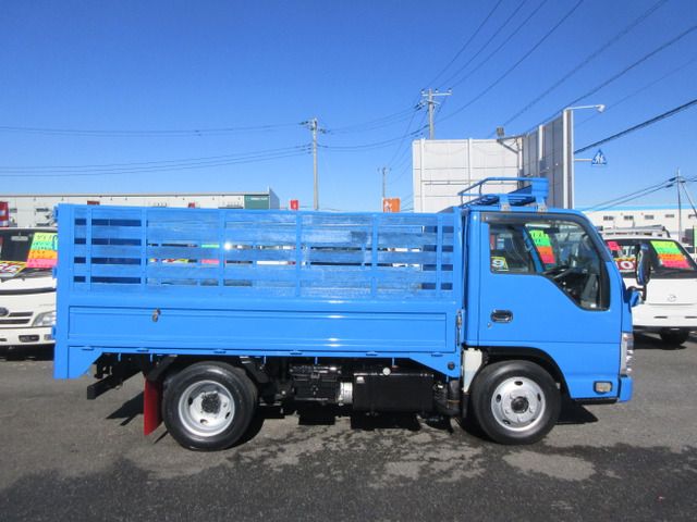 ISUZU  2013 Image 31