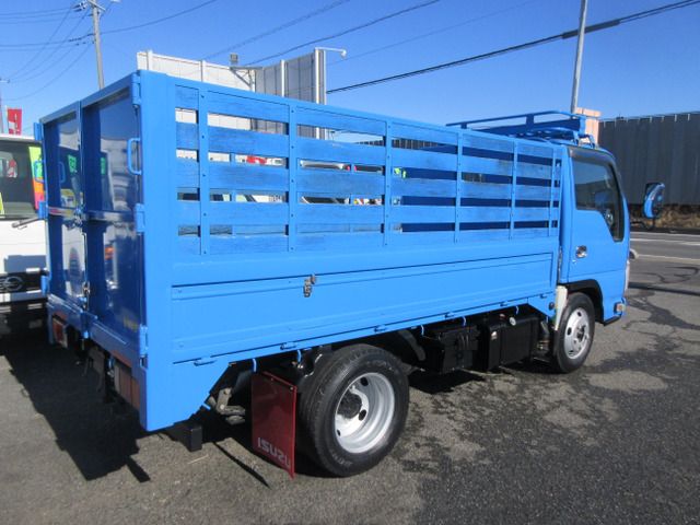 ISUZU  2013 Image 31