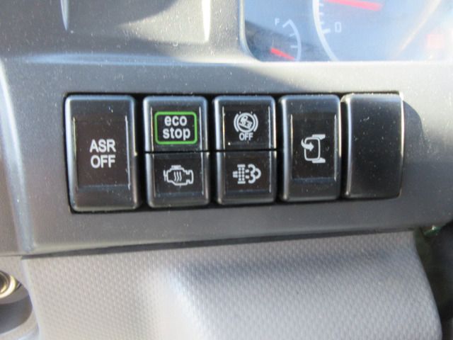 ISUZU  2013 Image 31