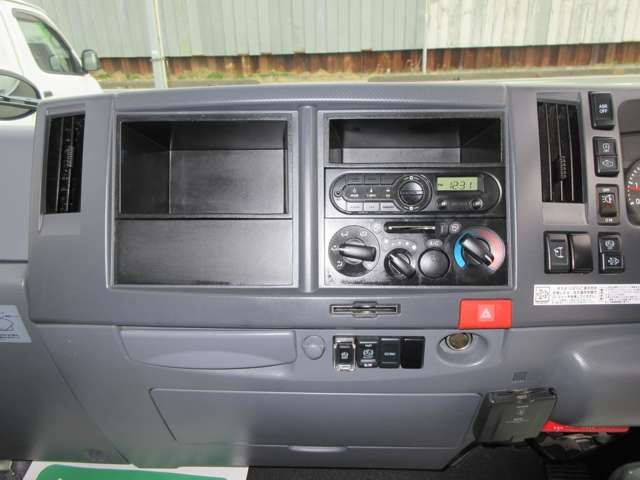 ISUZU  2016 Image 31