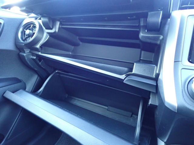 TOYOTA COROLLA FIELDER 4WD 2018 Image 31