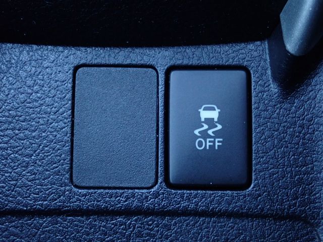 TOYOTA COROLLA FIELDER 4WD 2018 Image 31