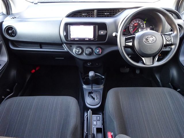 TOYOTA VITZ 2019 Image 31