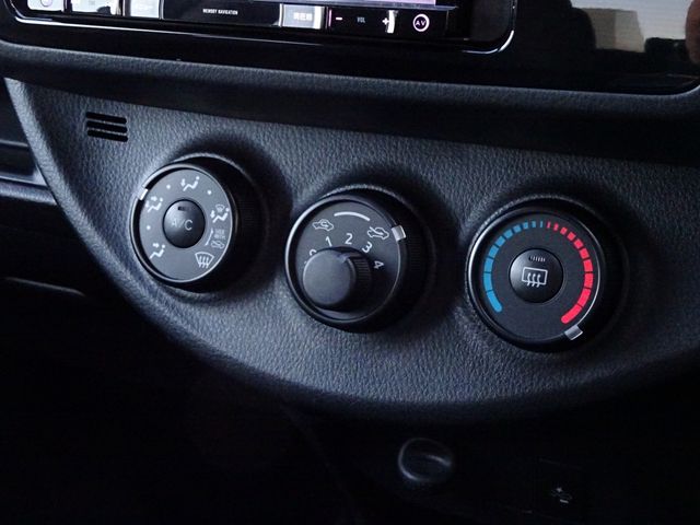 TOYOTA VITZ 2019 Image 31