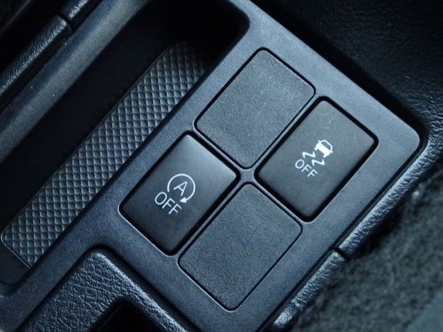 TOYOTA VITZ 2019 Image 31