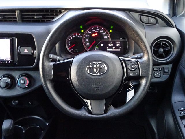 TOYOTA VITZ 2019 Image 31