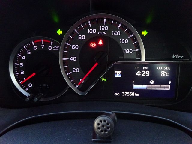 TOYOTA VITZ 2019 Image 31