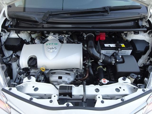 TOYOTA VITZ 2019 Image 31
