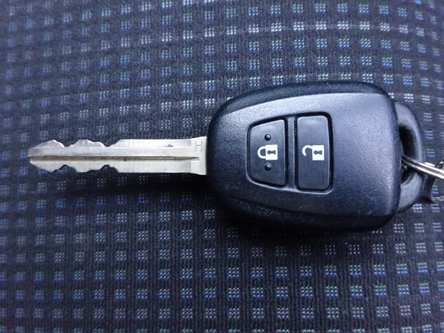 TOYOTA VITZ 2019 Image 31