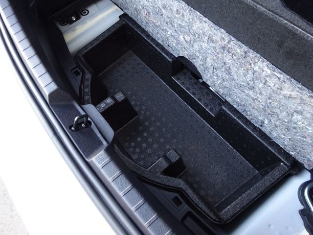 TOYOTA VITZ 2019 Image 31