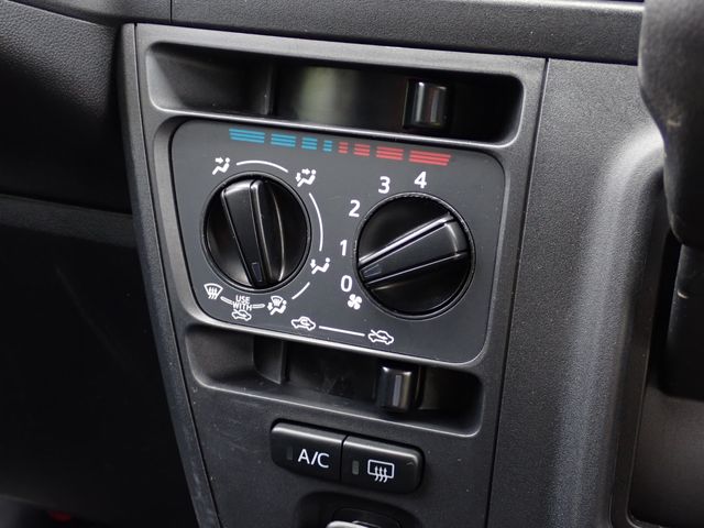 DAIHATSU HIJET CARGO 2019 Image 31