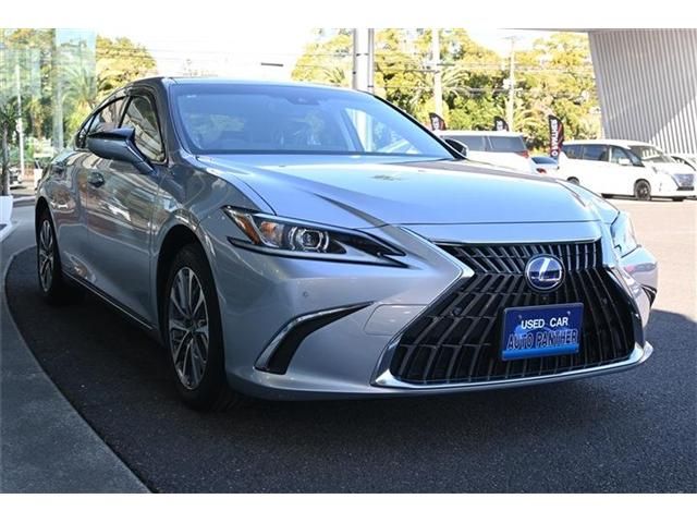 TOYOTA LEXUS ES300H 2022 Image 31