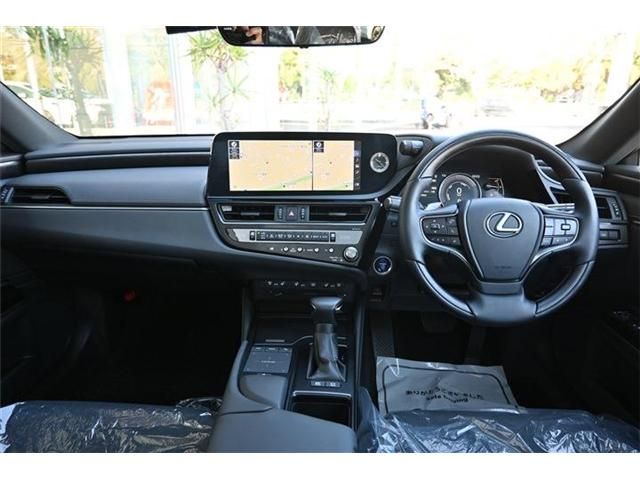 TOYOTA LEXUS ES300H 2022 Image 31